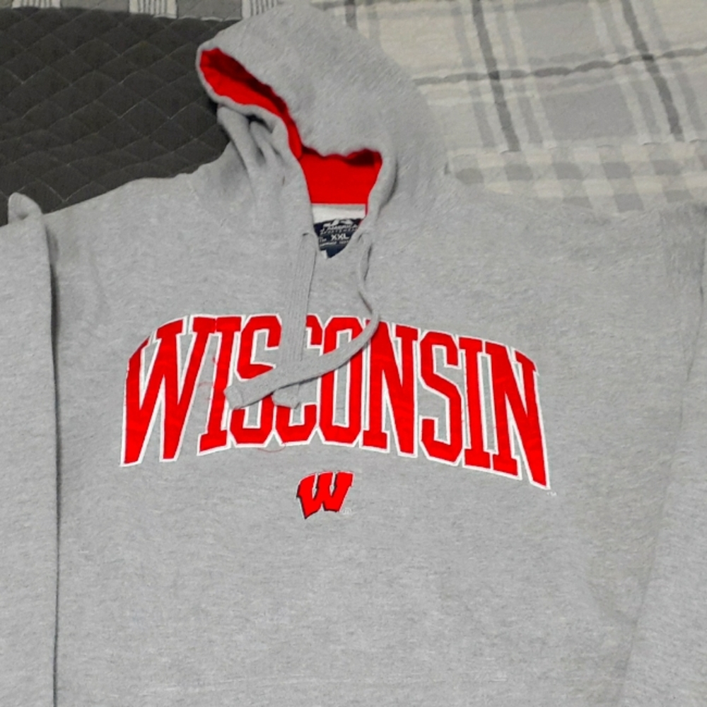 Men's Wisconsin Sweatshirt